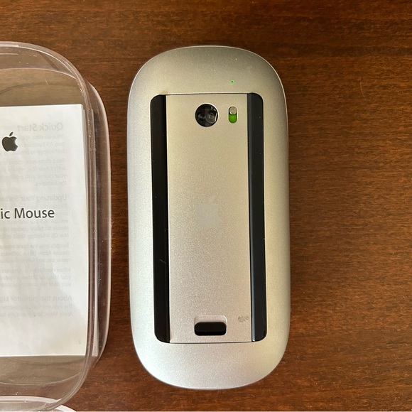 Apple Magic Mouse Model A1296 - Picture 4 of 5